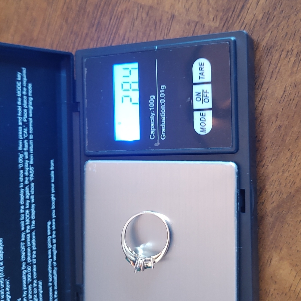 10k Solid Gold Emerald Ring - image 5